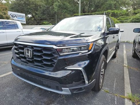 Used 2025 Honda Pilot EX-L image 2