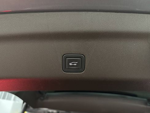 Used 2023 Chevrolet Suburban Z71 w/ Luxury Package image 37