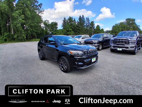 Certified 2025 Jeep Compass Limited w/ High Altitude Package AWD/4WD image 3
