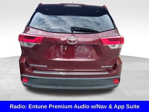 Used 2019 Toyota Highlander XLE image 4