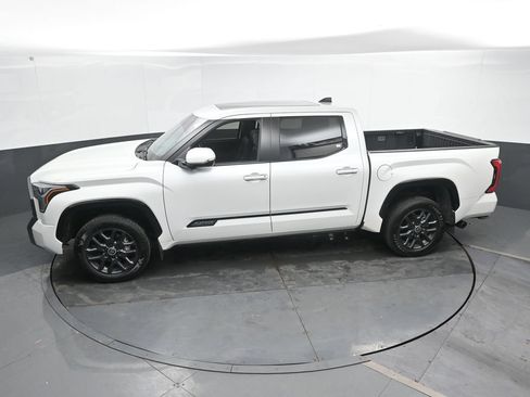 Used 2024 Toyota Tundra Platinum AWD/4WD image 35