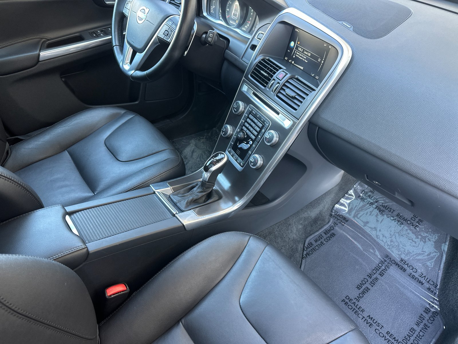 Used 2015 Volvo XC60 T6 Platinum AWD/4WD image 16