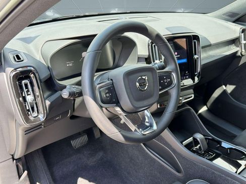 Used 2023 Volvo XC40 Recharge Ultimate AWD/4WD image 4