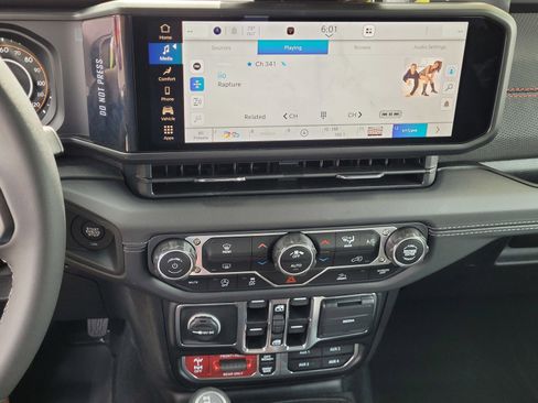 New 2025 Jeep Gladiator Rubicon image 14