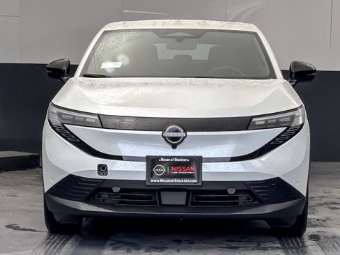 New 2026 Nissan Leaf SV+ w/ Illuminated Package FWD image 8
