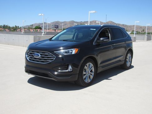 Used 2019 Ford Edge Titanium FWD image 1