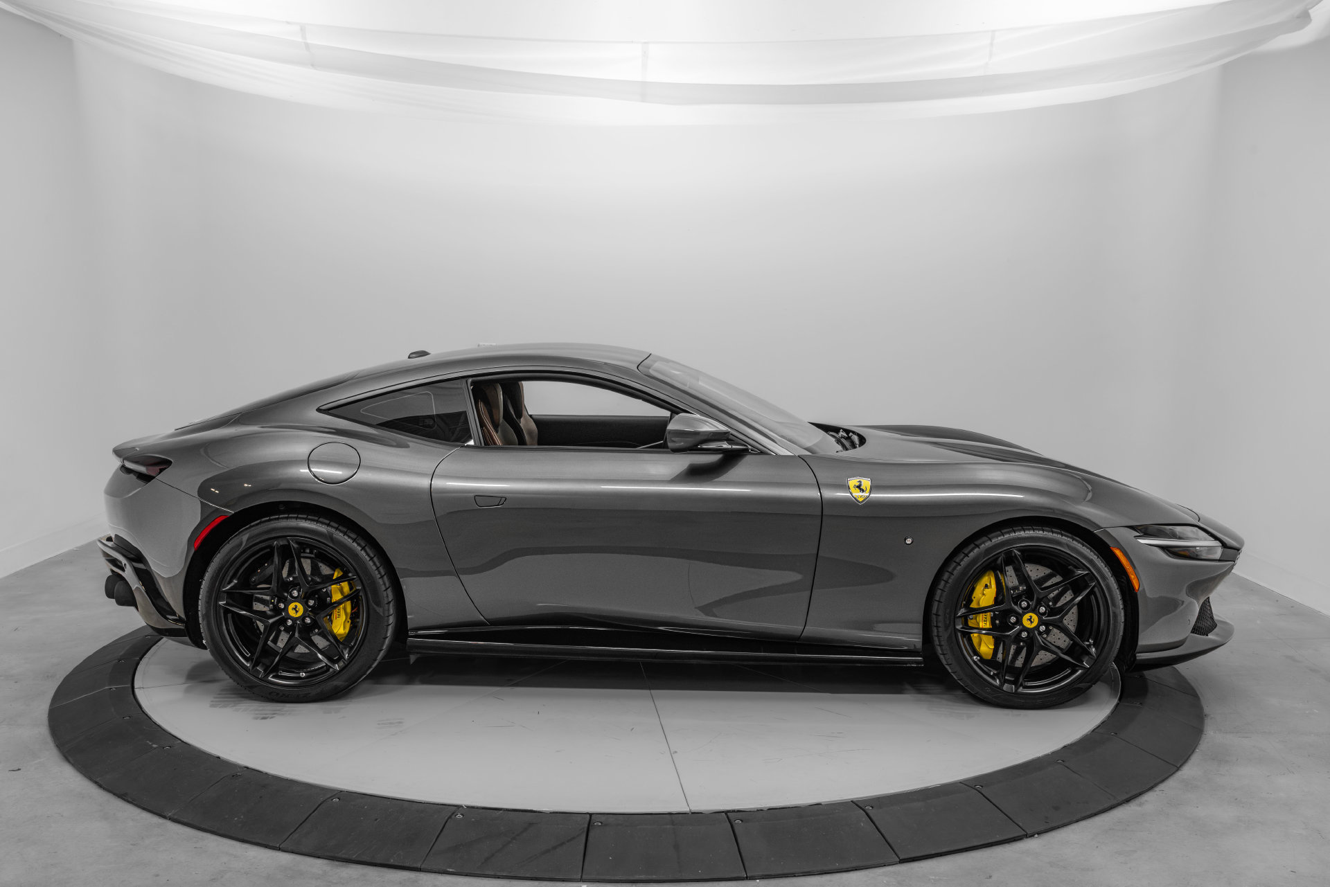 Certified 2023 Ferrari Roma RWD image 9