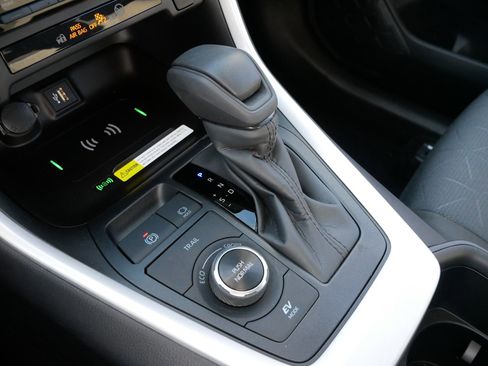 Certified 2025 Toyota RAV4 XLE w/ Convenience Package image 24