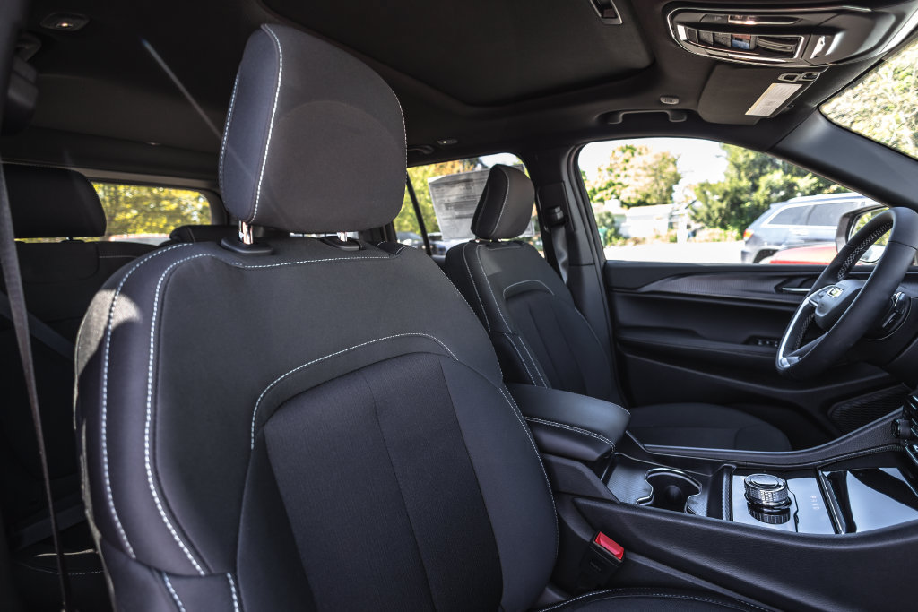 New 2026 Jeep Grand Cherokee Laredo X AWD/4WD image 26