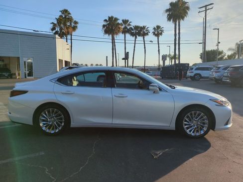 Used 2019 Lexus ES 350 w/ Accessory Package 2 image 4