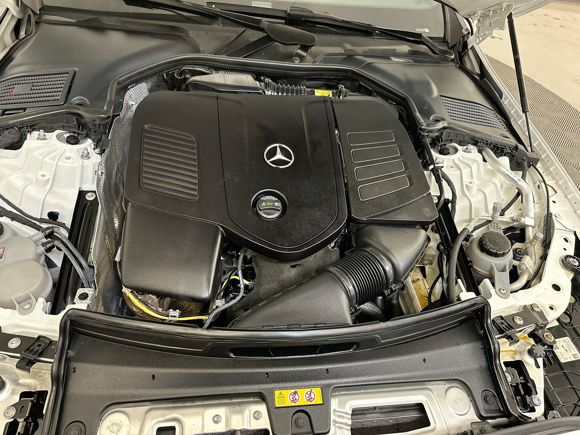 Used 2025 Mercedes-Benz C 300 4MATIC Sedan image 35