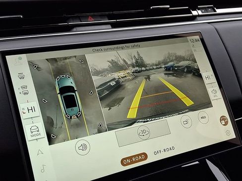 Used 2025 Land Rover Range Rover Sport Dynamic SE image 20