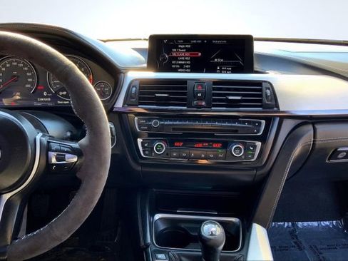 Used 2015 BMW M4 Coupe image 17