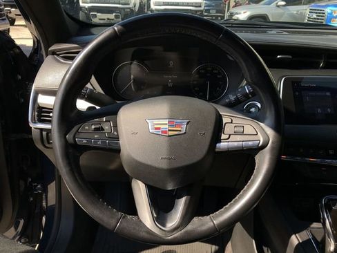 Used 2020 Cadillac XT4 Premium Luxury image 22