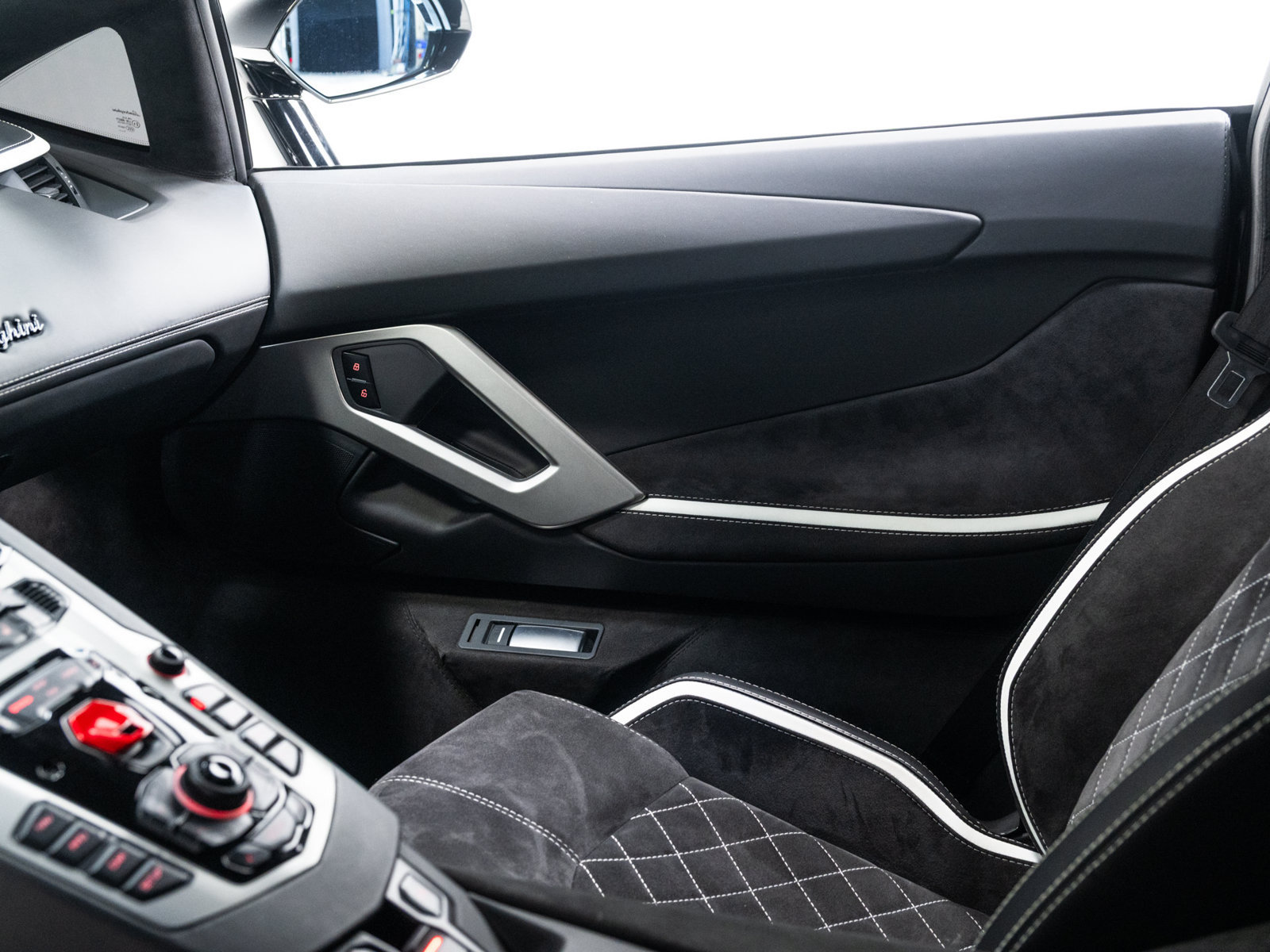 Used 2018 Lamborghini Aventador S AWD/4WD image 55