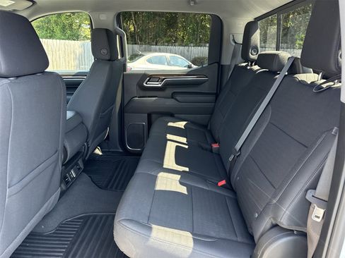 Used 2024 GMC Sierra 1500 SLE w/ Preferred Package image 10