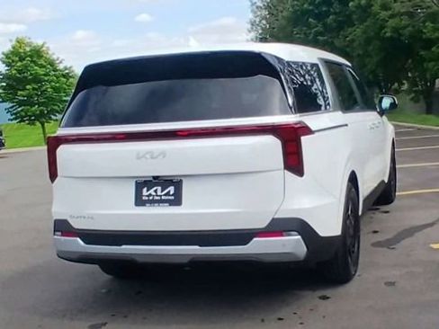 New 2026 Kia Carnival LX FWD image 2