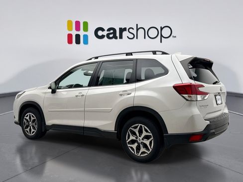 Used 2023 Subaru Forester Premium AWD/4WD image 3