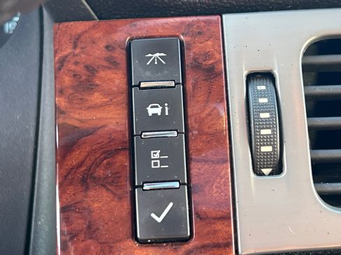 Used 2013 Chevrolet Tahoe LTZ image 22