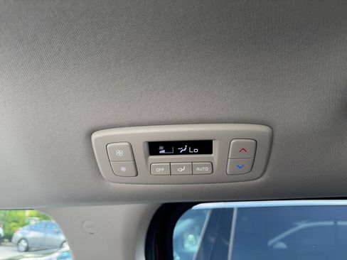 Used 2026 Kia Carnival FWD image 24