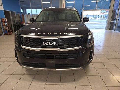 Used 2022 Kia Telluride S image 3