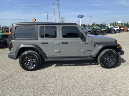 Used 2022 Jeep Wrangler Unlimited Sport AWD/4WD image 14