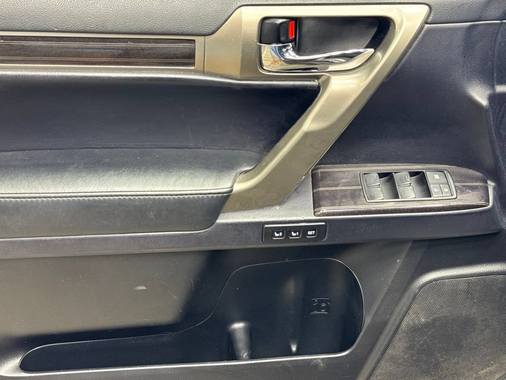 Used 2021 Lexus GX 460 Premium w/ Premium Package AWD/4WD image 8