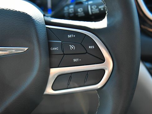 Used 2023 Chrysler Voyager LX FWD image 30
