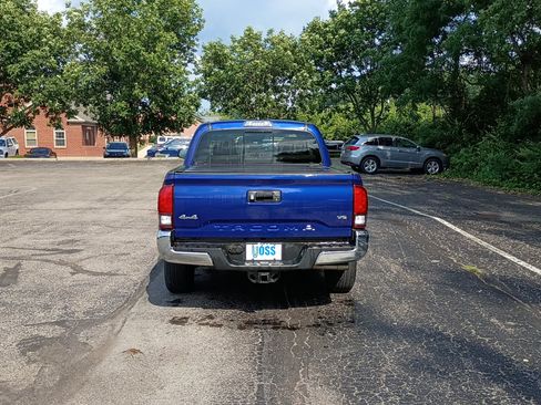 Used 2023 Toyota Tacoma SR5 AWD/4WD image 4