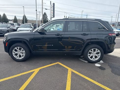 Used 2023 Jeep Grand Cherokee Limited AWD/4WD image 6