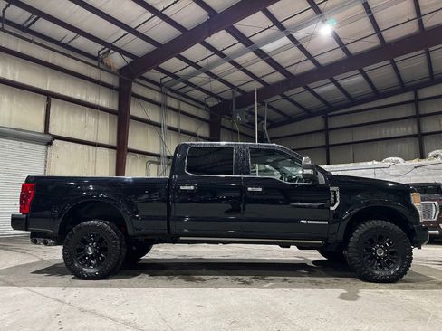 Used 2020 Ford F350 Platinum w/ Tremor Off-Road Package image 4