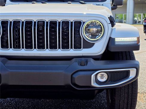 New 2026 Jeep Wrangler Unlimited Sahara AWD/4WD image 3
