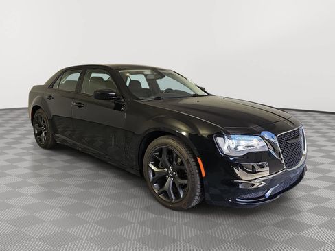 Used 2021 Chrysler 300 Touring w/ Sport Appearance Package RWD image 2