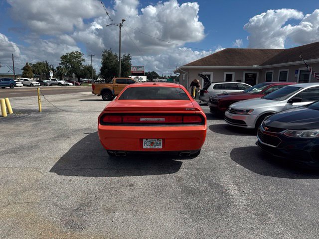Used 2010 Dodge Challenger R/T RWD image 4