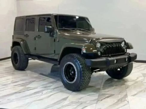 Used 2015 Jeep Wrangler Unlimited Sahara w/ Max Tow Package image 43