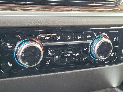 New 2026 GMC Sierra 1500 Elevation image 18