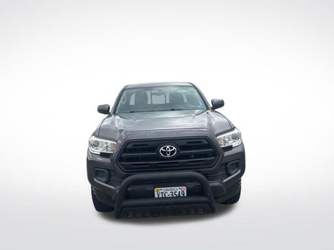 Used 2017 Toyota Tacoma SR5 image 11