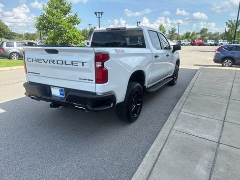 Used 2022 Chevrolet Silverado 1500 Custom Trail Boss w/ Safety Confidence Package AWD/4WD image 4