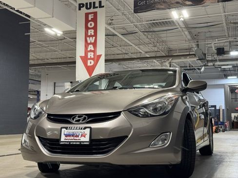 Used 2013 Hyundai Elantra GLS w/ Preferred Pkg image 23