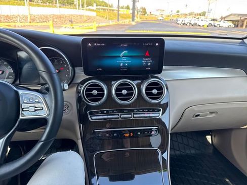Used 2022 Mercedes-Benz GLC 300 image 23