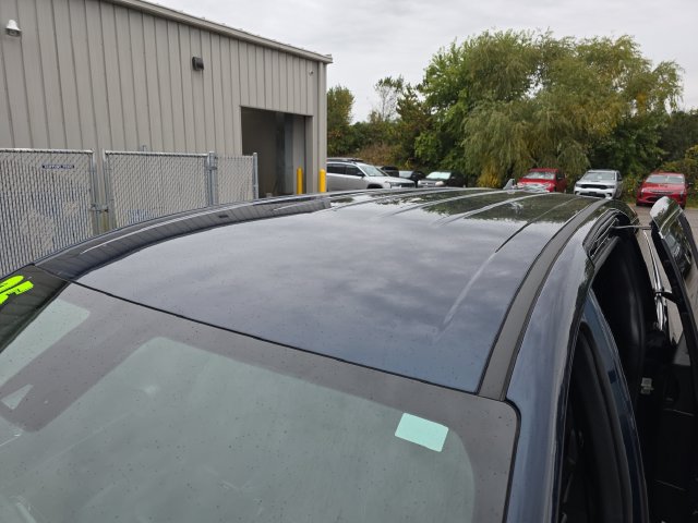 Used 2025 Chrysler Pacifica Select FWD image 12