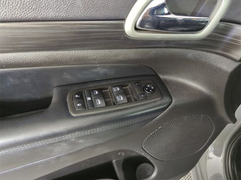 Used 2021 Jeep Grand Cherokee Laredo X image 19