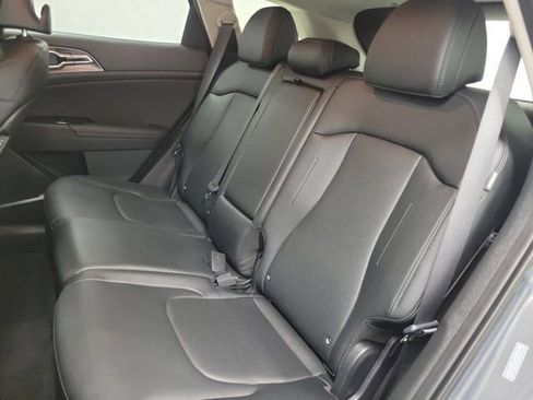 Used 2024 Kia Sportage EX FWD image 11