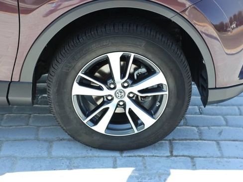 Used 2018 Toyota RAV4 XLE AWD/4WD image 42