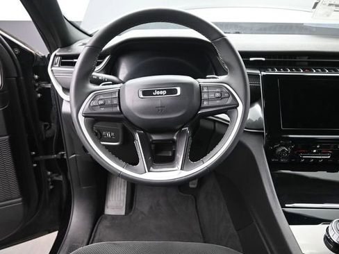 Used 2023 Jeep Grand Cherokee Altitude image 27