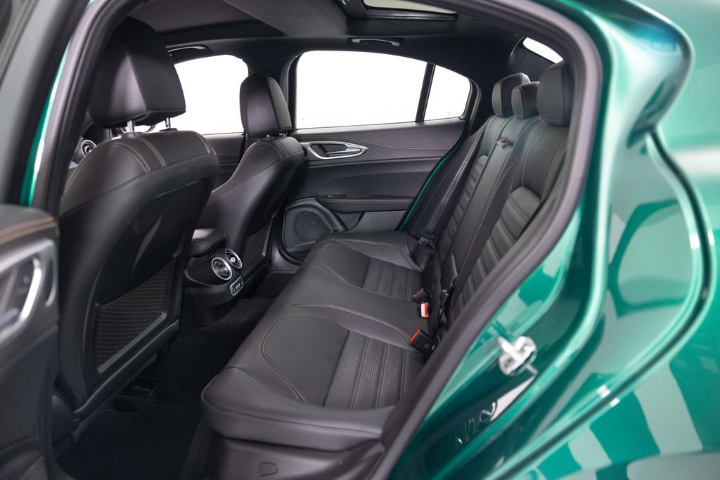 Used 2025 Alfa Romeo Giulia AWD w/ Driving Assist Package image 39