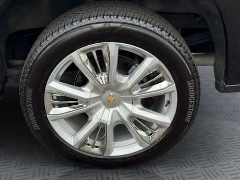 Certified 2025 Chevrolet Silverado 1500 High Country w/ High Country Premium Package AWD/4WD image 29