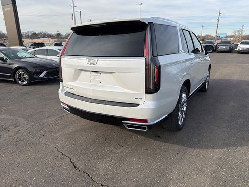 Used 2021 Cadillac Escalade Premium Luxury w/ LPO, Radiant Package image 6