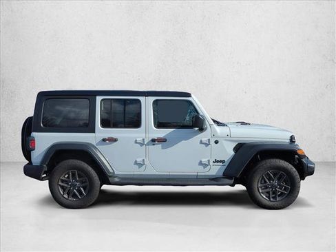 Used 2024 Jeep Wrangler Sport S image 4