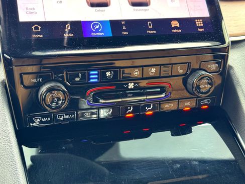 Used 2023 Jeep Grand Cherokee L Summit image 35